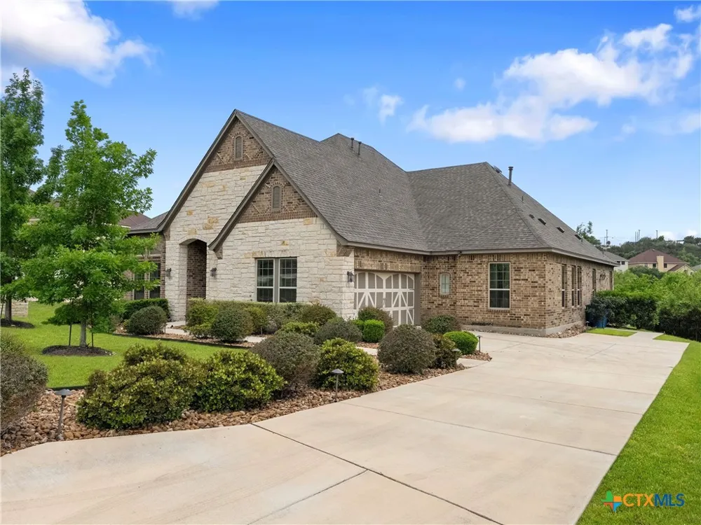 18003 Resort View San Antonio, TX 78255