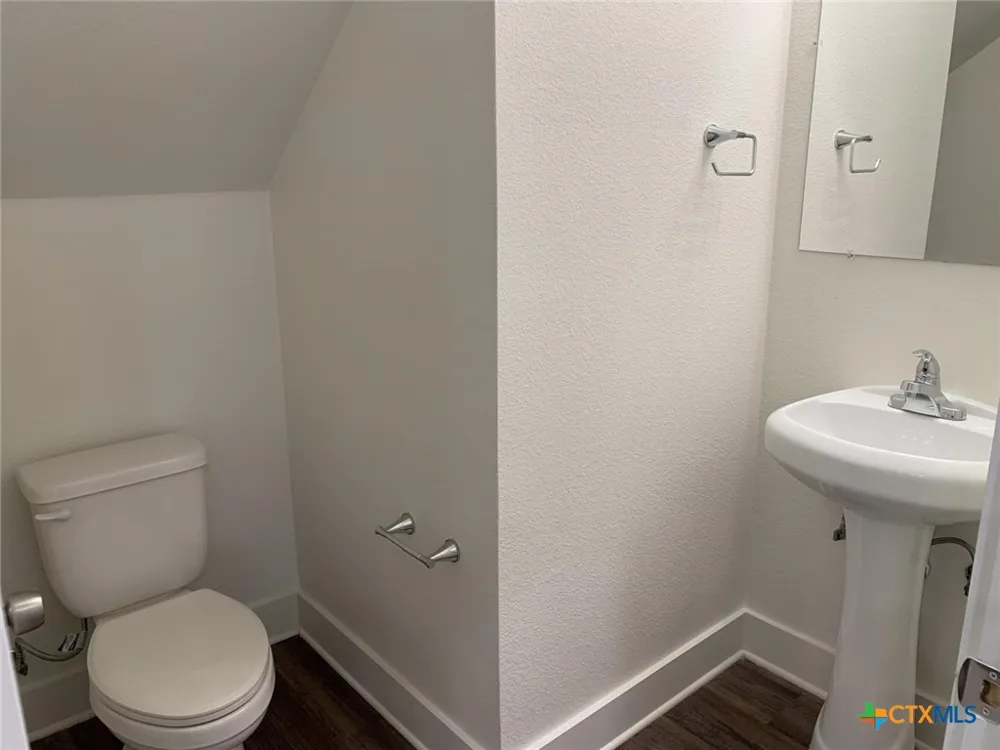 1854 Royal Loop Belton, TX 76513