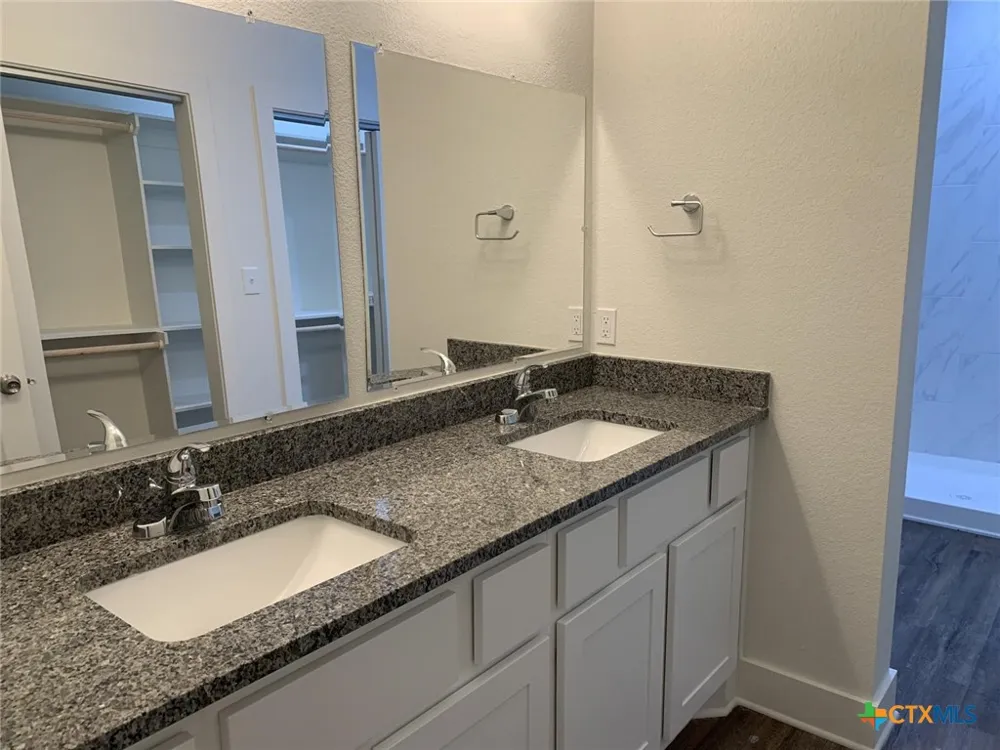 1854 Royal Loop Belton, TX 76513