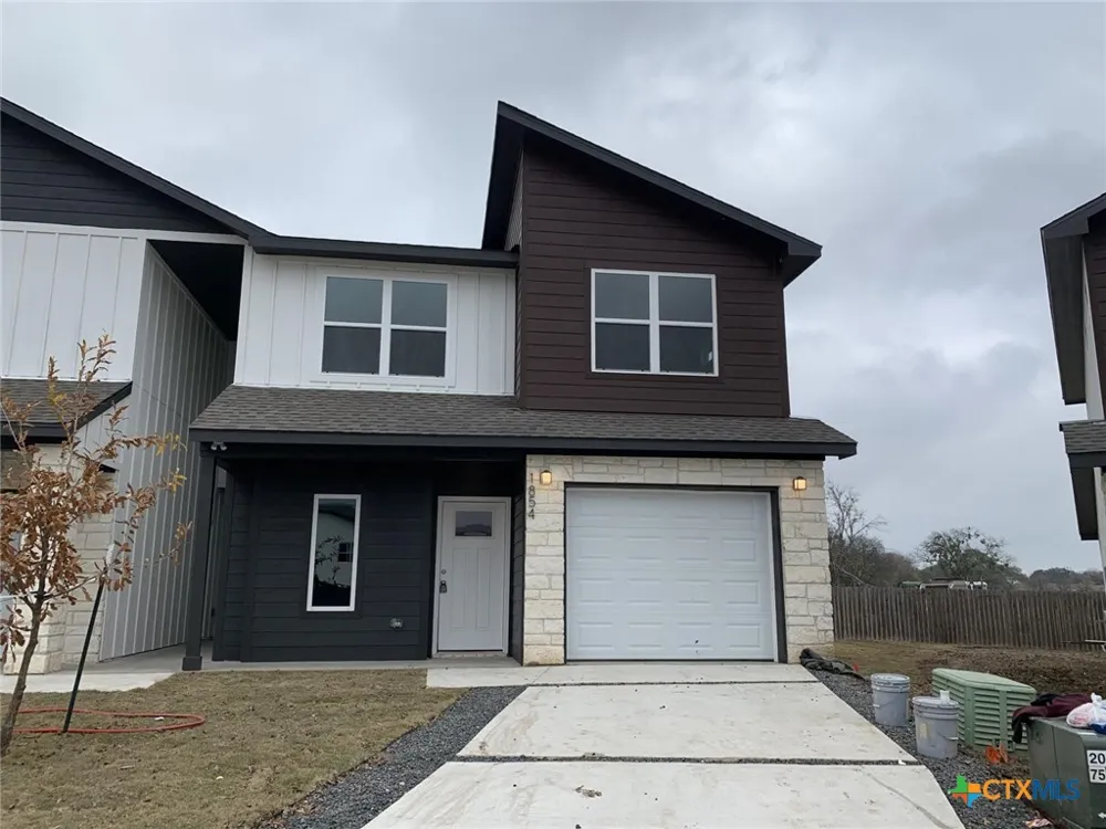 1854 Royal Loop Belton, TX 76513