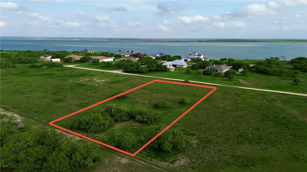 4 T-Head Drive Riviera, TX 78379