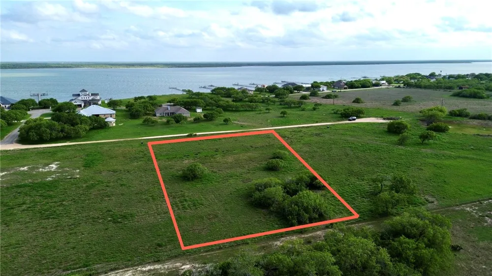 4 T-Head Drive Riviera, TX 78379