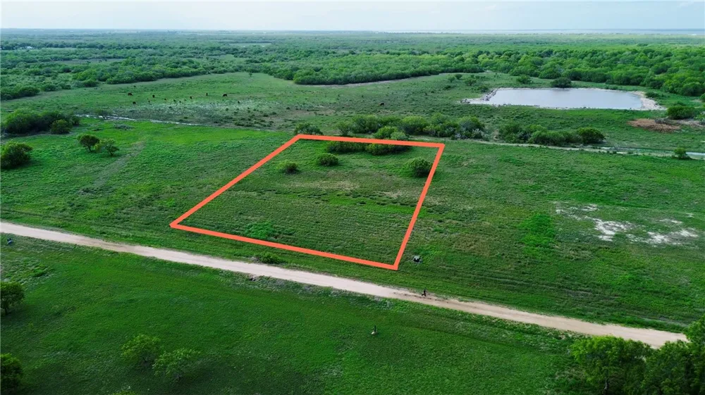 4 T-Head Drive Riviera, TX 78379