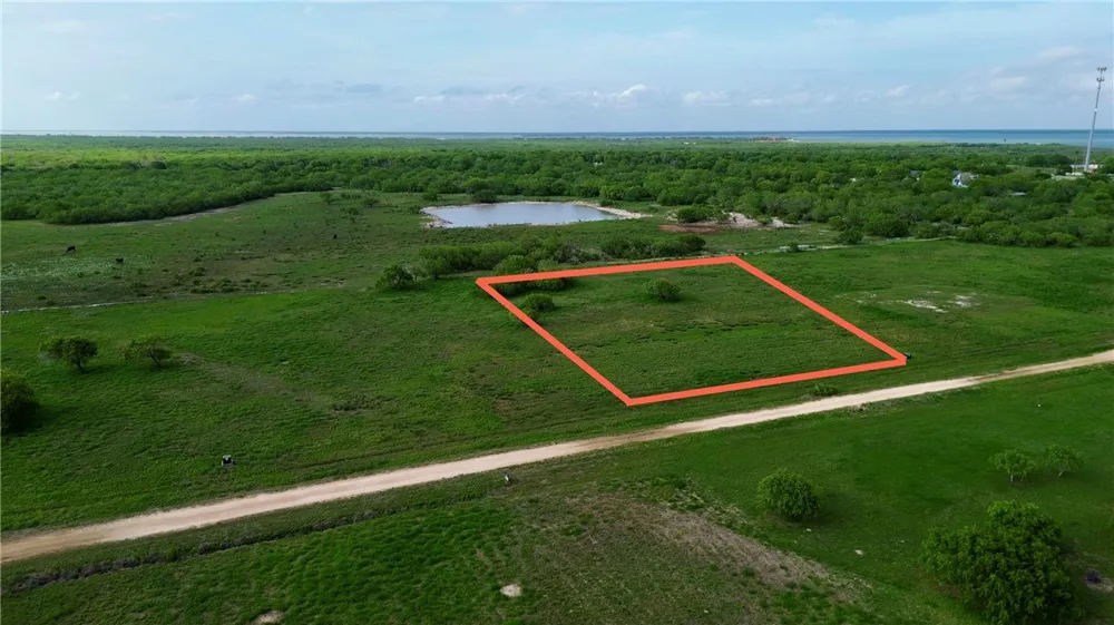 4 T-Head Drive Riviera, TX 78379
