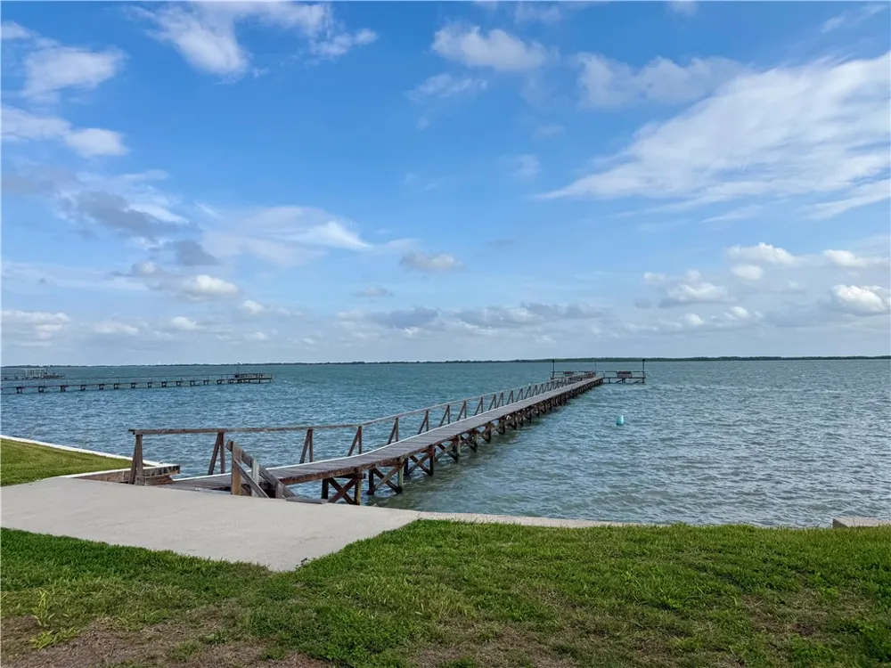 4 T-Head Drive Riviera, TX 78379