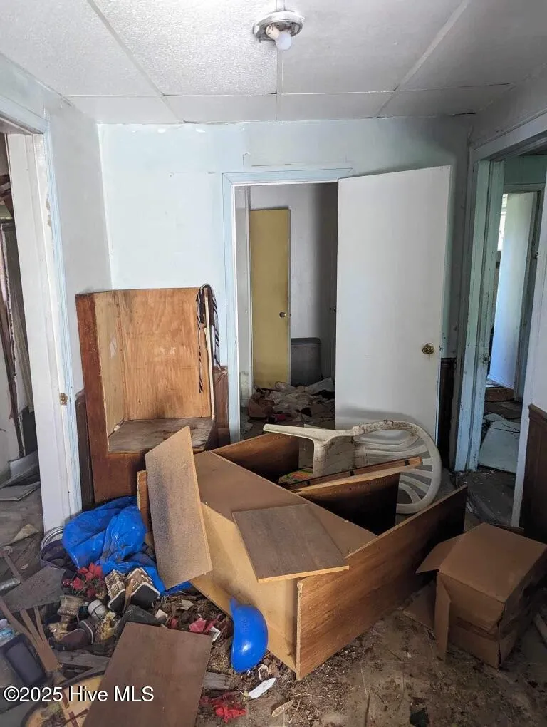 212 West Avenue Oak City, NC 27857
