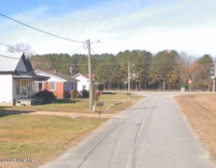 212 West Avenue Oak City, NC 27857