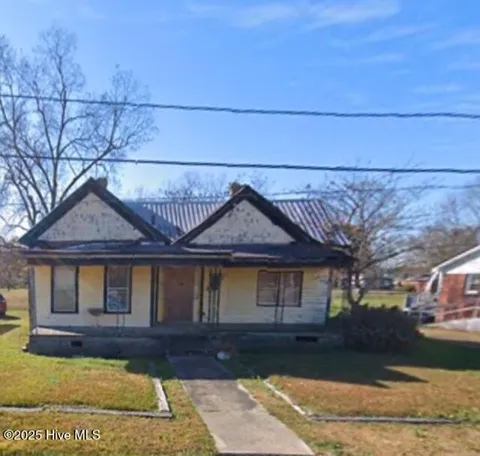 212 West Avenue