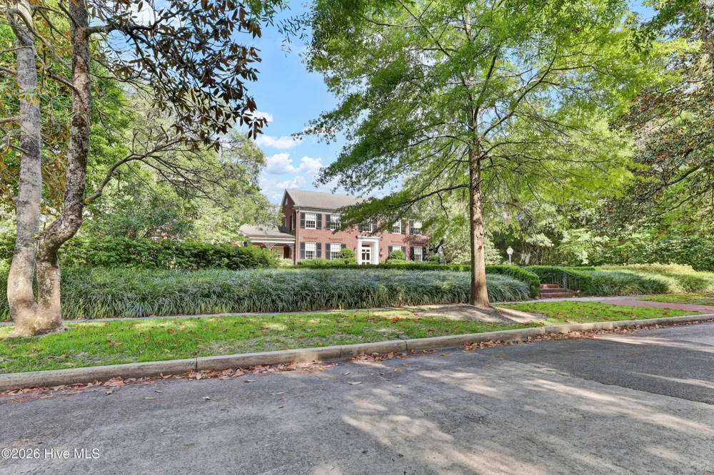 1411 Live Oak Parkway Wilmington, NC 28403