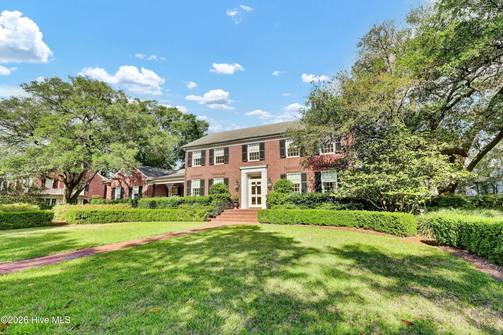 1411 Live Oak Parkway Wilmington, NC 28403
