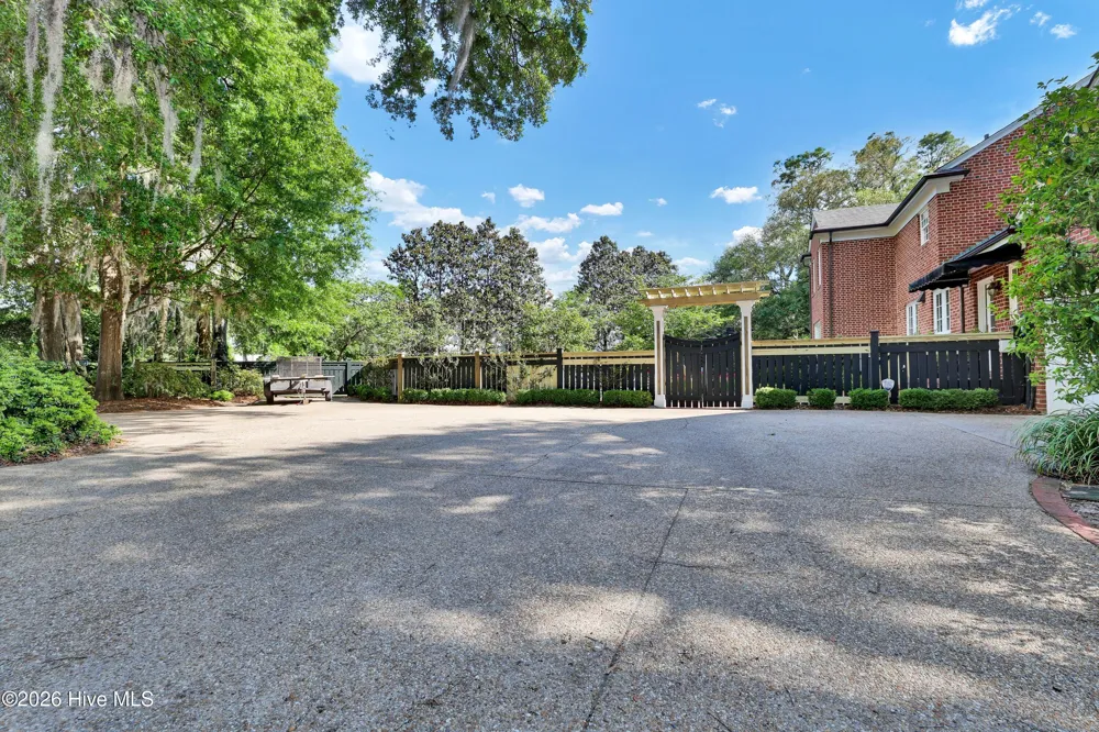1411 Live Oak Parkway Wilmington, NC 28403