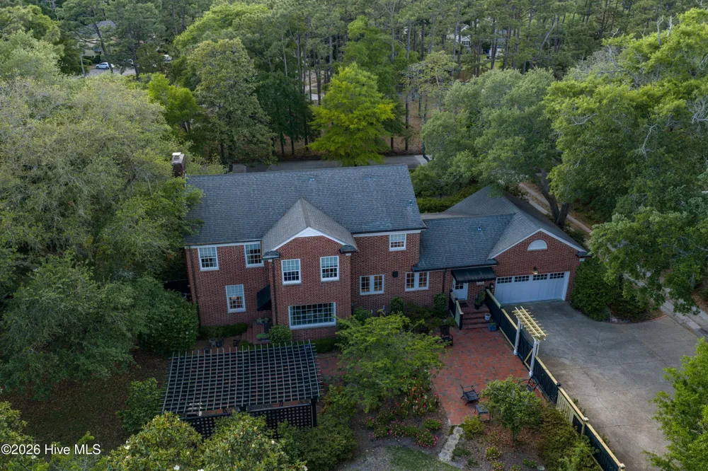 1411 Live Oak Parkway Wilmington, NC 28403