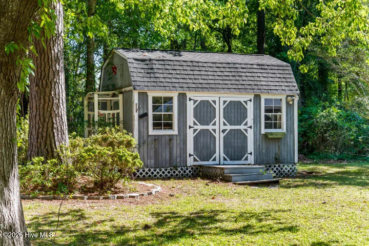 519 Country Club Drive W Arapahoe, NC 28510