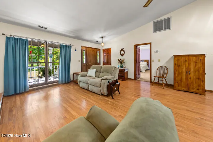 519 Country Club Drive W Arapahoe, NC 28510