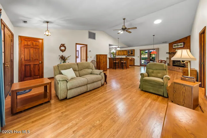 519 Country Club Drive W Arapahoe, NC 28510