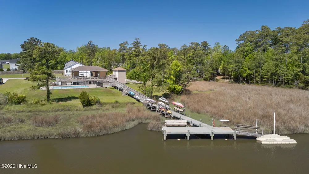 400 Garland Shores Drive Hubert, NC 28539