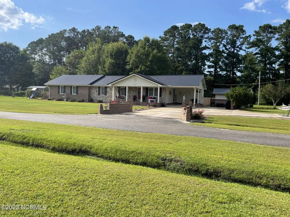166 Pine Tree Lane Chadbourn, NC 28431