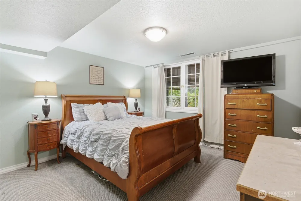 6017 64th Street W University Place, WA 98467