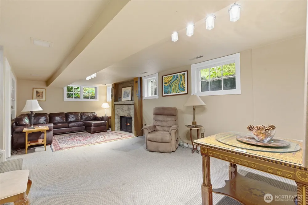 6017 64th Street W University Place, WA 98467