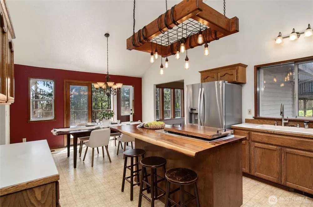 30 E Rainier Drive Allyn, WA 98524