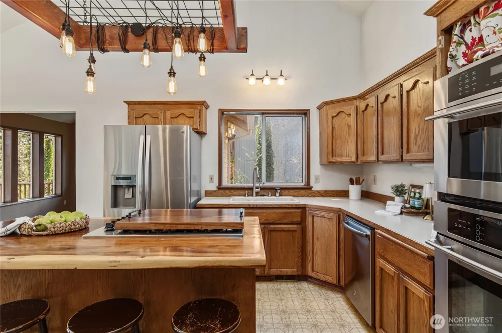 30 E Rainier Drive Allyn, WA 98524