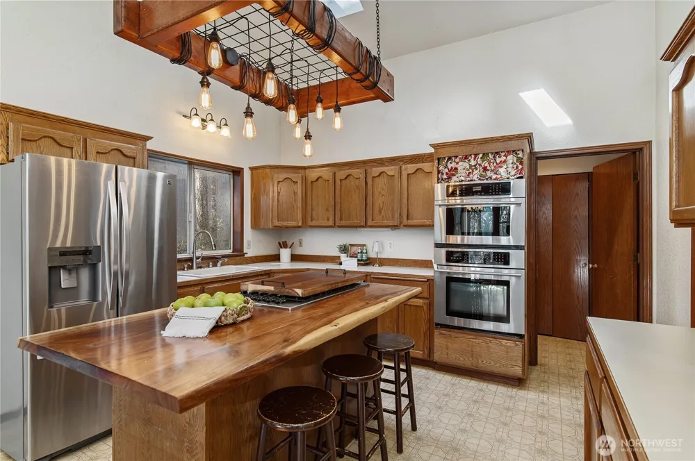 30 E Rainier Drive Allyn, WA 98524