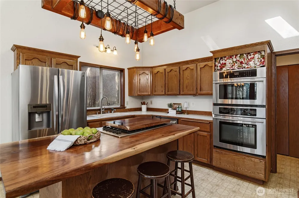 30 E Rainier Drive Allyn, WA 98524
