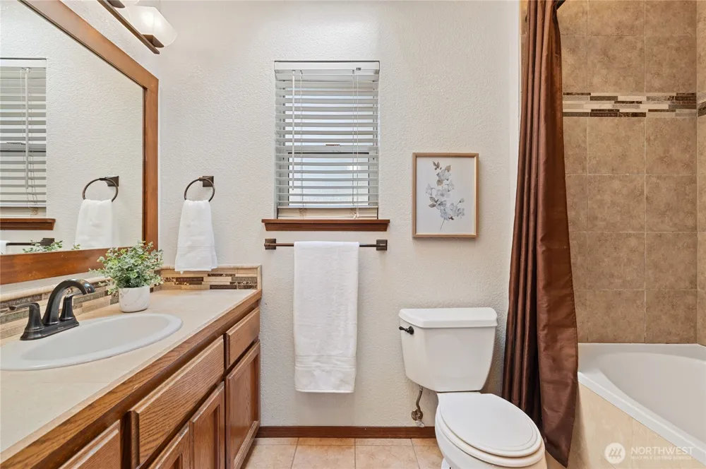 30 E Rainier Drive Allyn, WA 98524