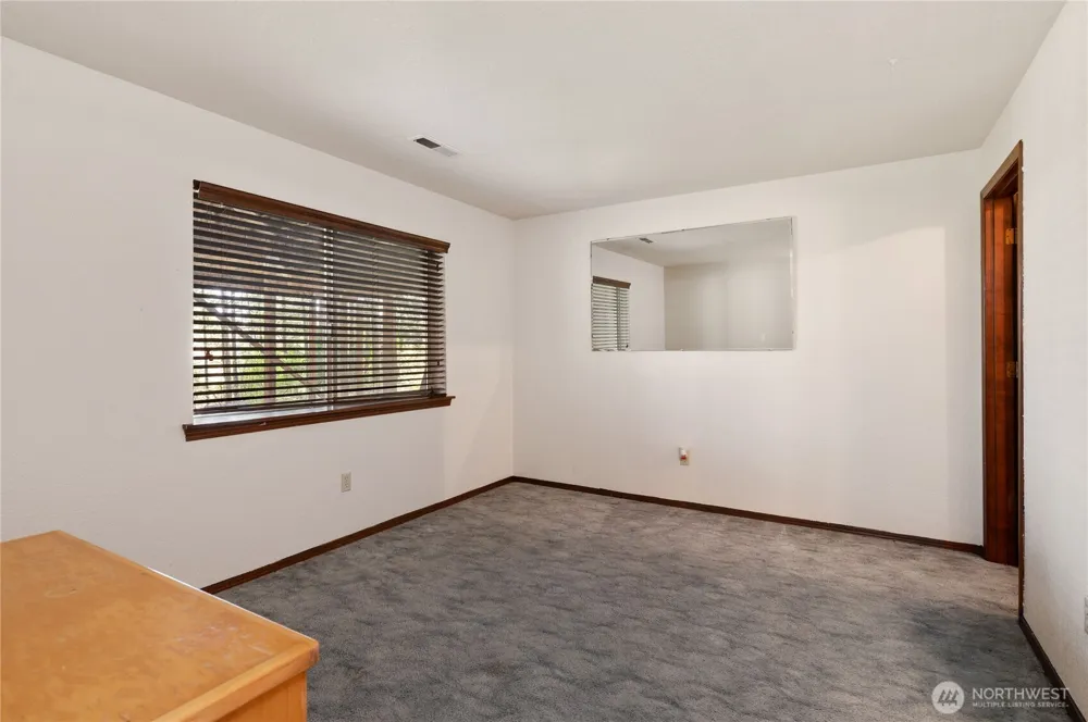 30 E Rainier Drive Allyn, WA 98524