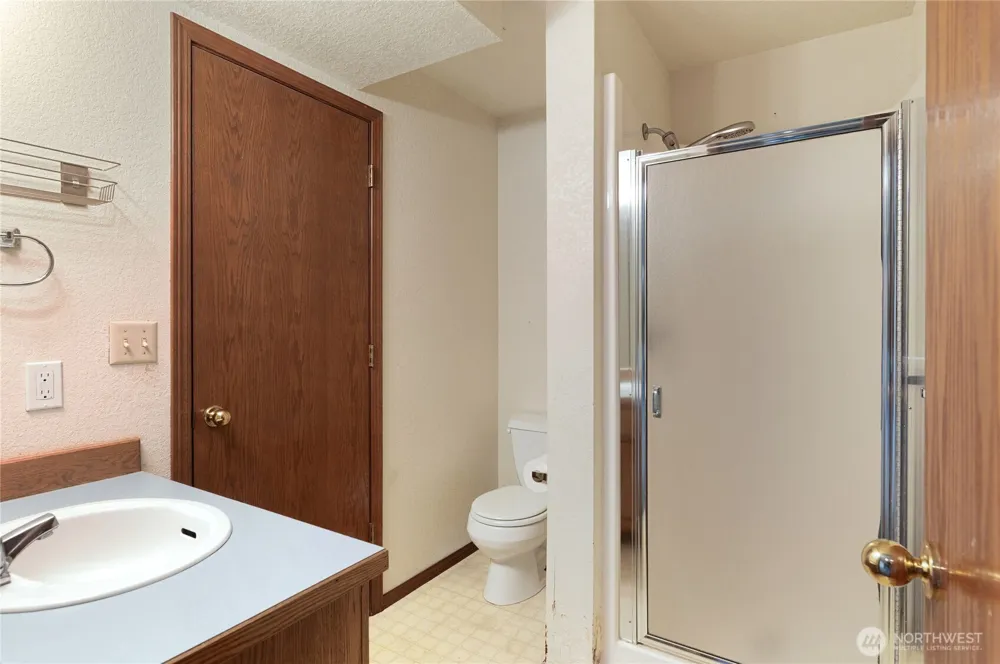 30 E Rainier Drive Allyn, WA 98524