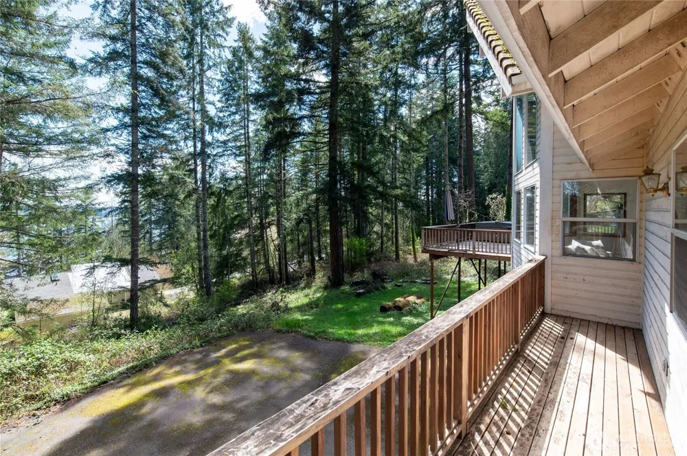 30 E Rainier Drive Allyn, WA 98524