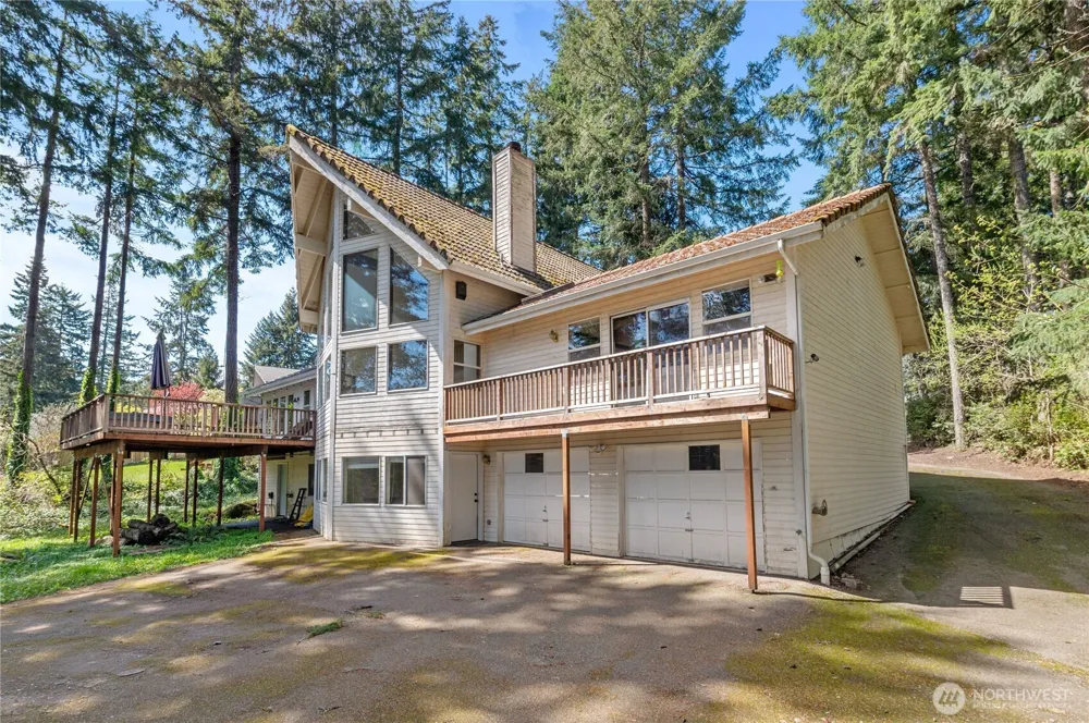 30 E Rainier Drive Allyn, WA 98524