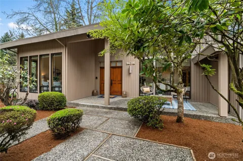 14316 NE 12th Place
