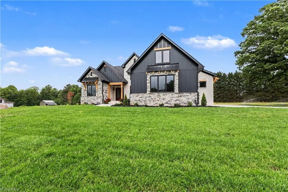 2831 Lockland Drive Oak Ridge, NC 27310