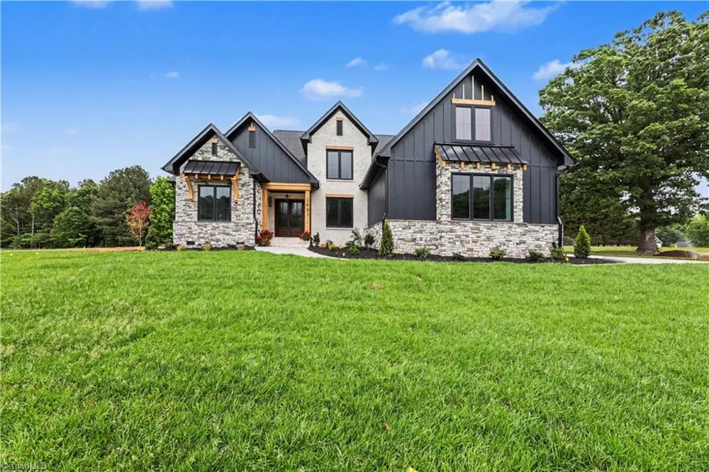 2831 Lockland Drive Oak Ridge, NC 27310