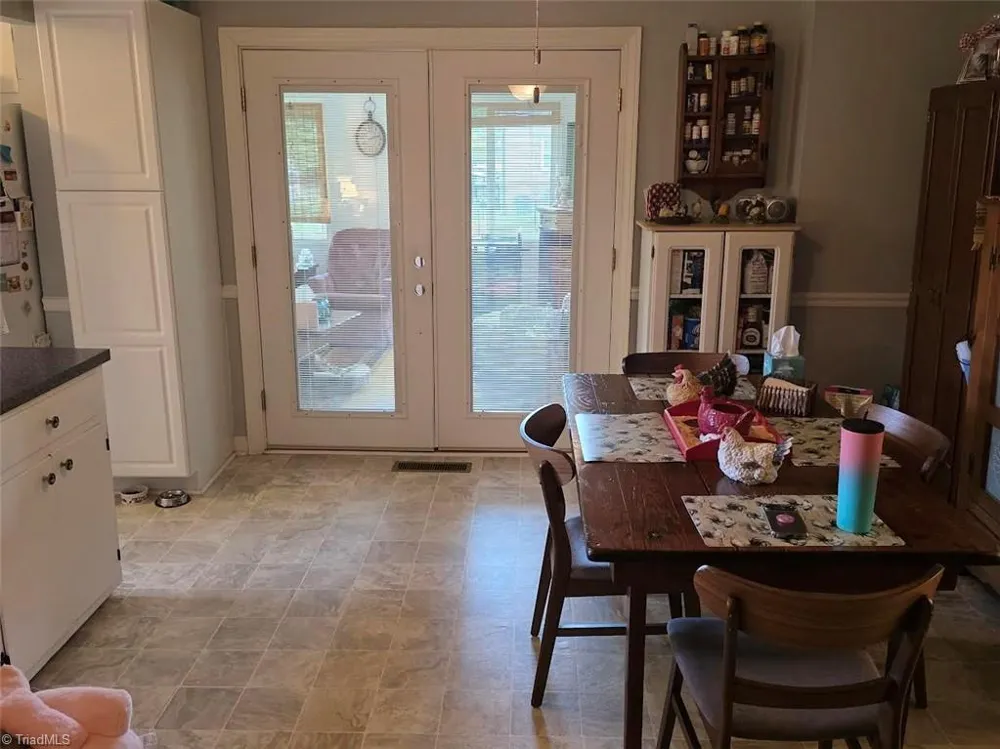1218 Meadow Road Eden, NC 27288