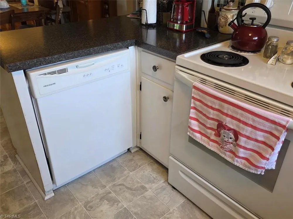 1218 Meadow Road Eden, NC 27288
