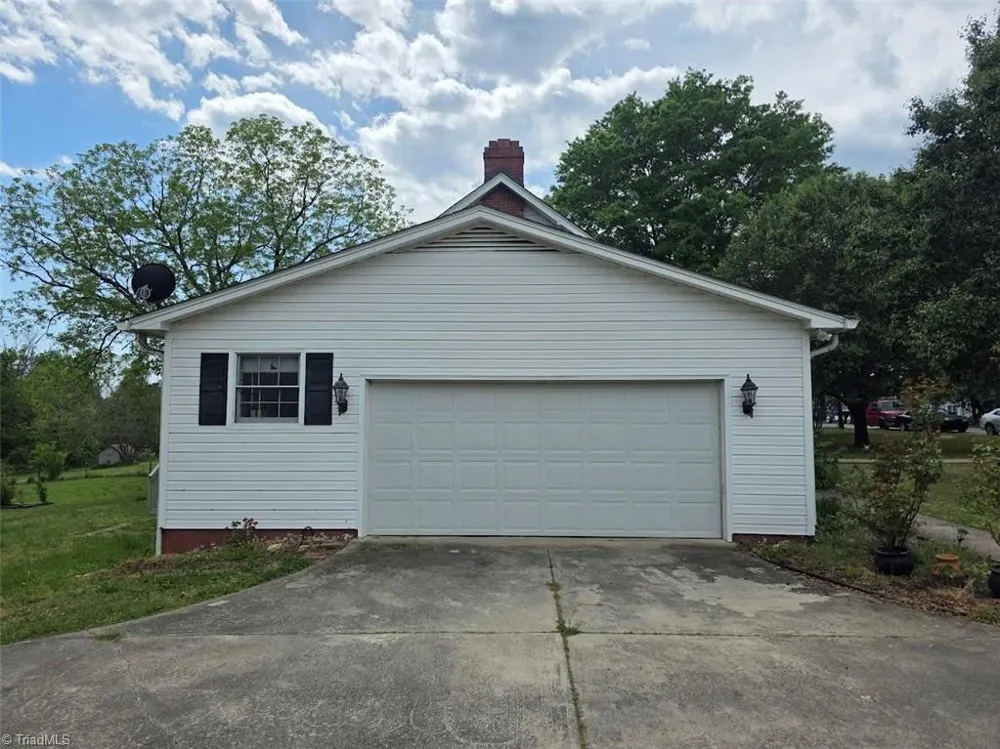 1218 Meadow Road Eden, NC 27288