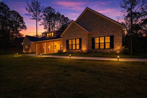 104 Canterbury Drive