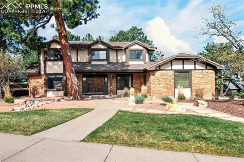 1055 Point of the Pines Drive