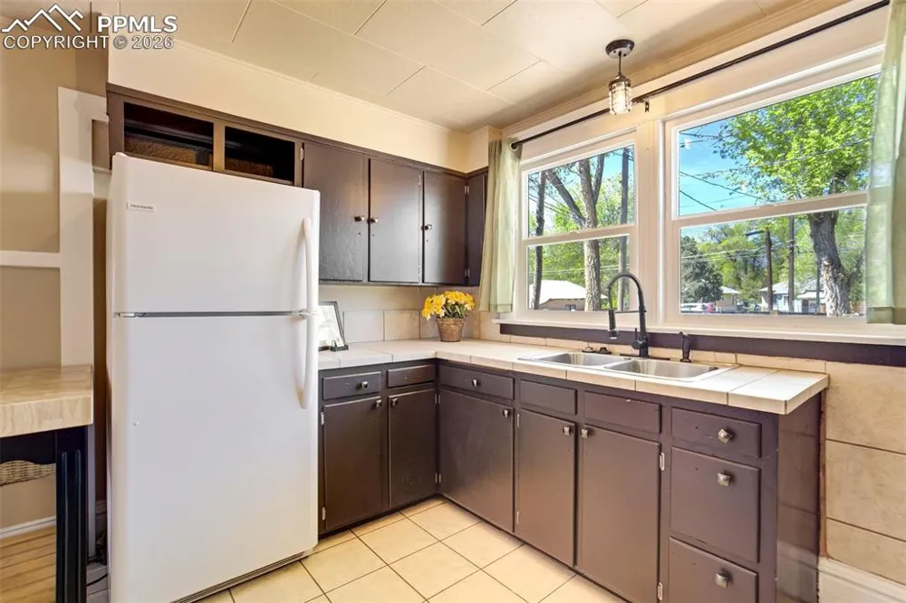 1126 Corona Street Colorado Springs, CO 80903