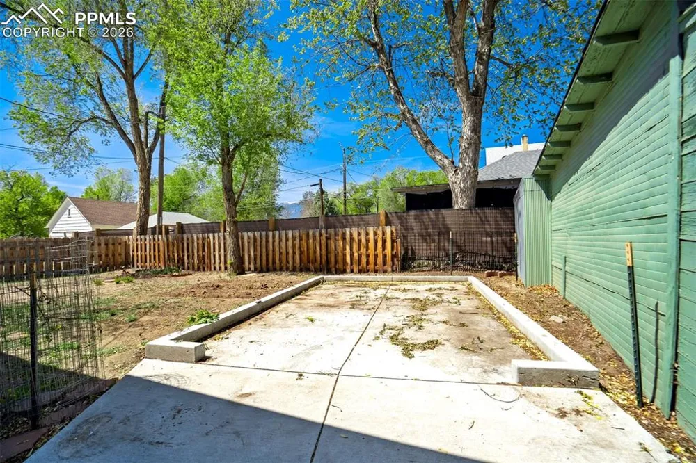 1126 Corona Street Colorado Springs, CO 80903