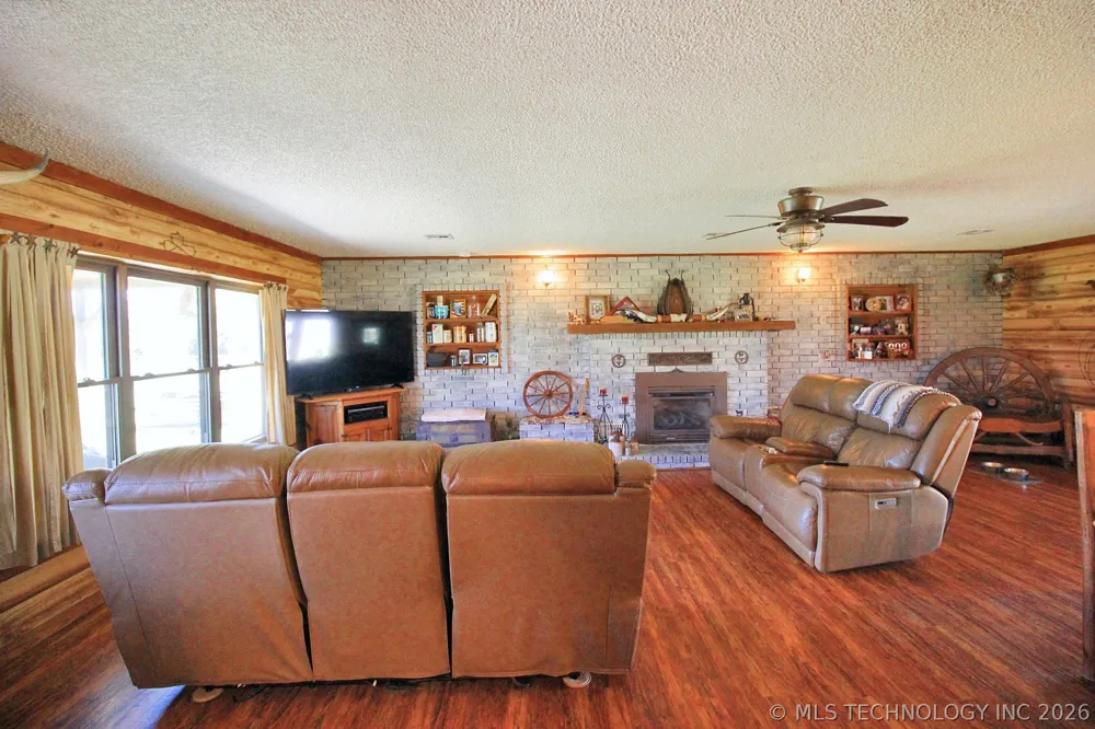 465501 E 800 ROAD Stilwell, OK 74960