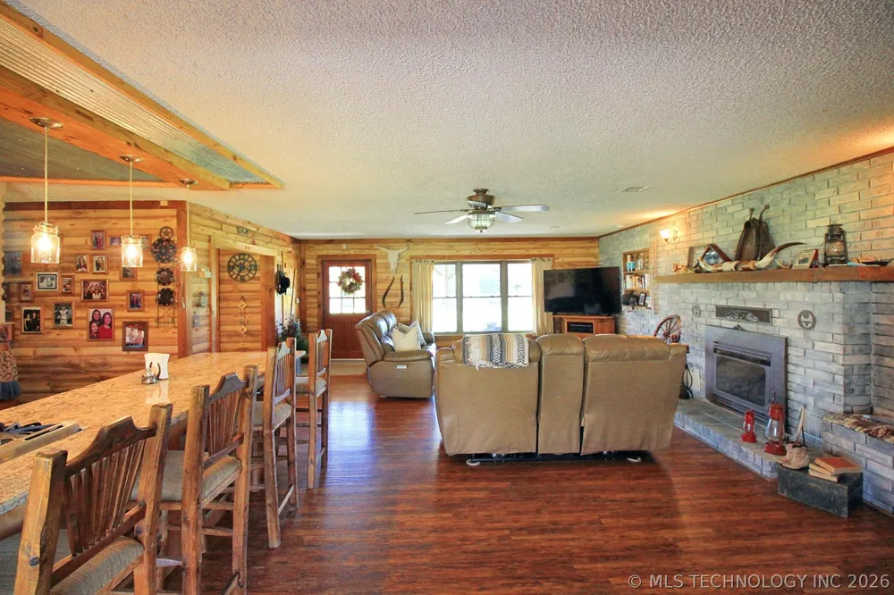 465501 E 800 ROAD Stilwell, OK 74960