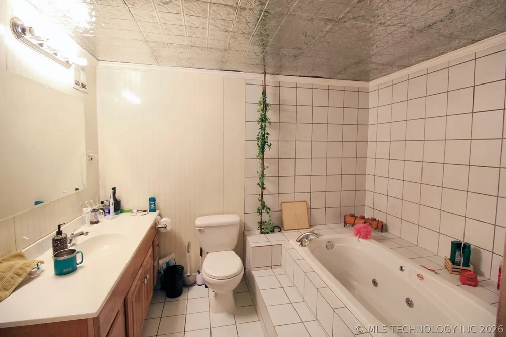 465501 E 800 ROAD Stilwell, OK 74960