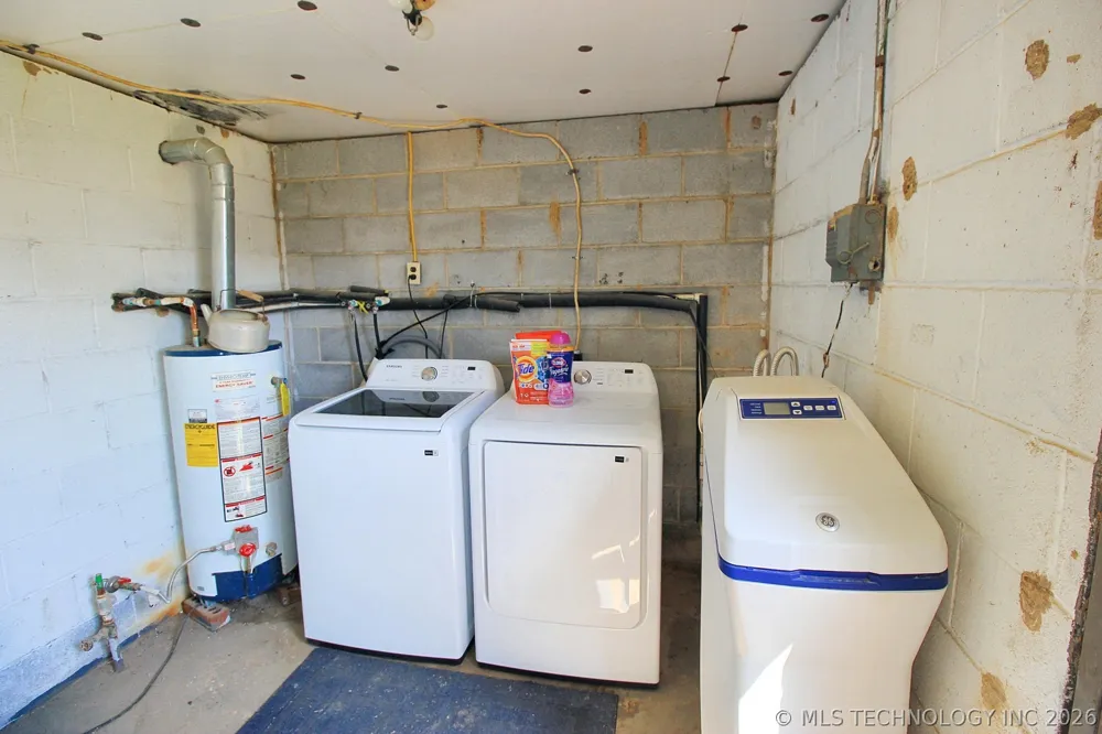 465501 E 800 ROAD Stilwell, OK 74960