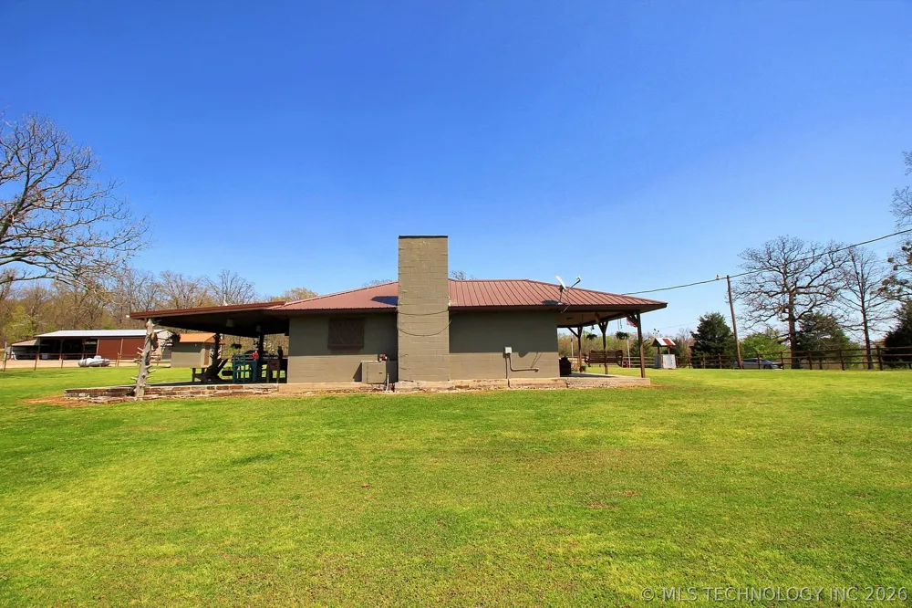465501 E 800 ROAD Stilwell, OK 74960