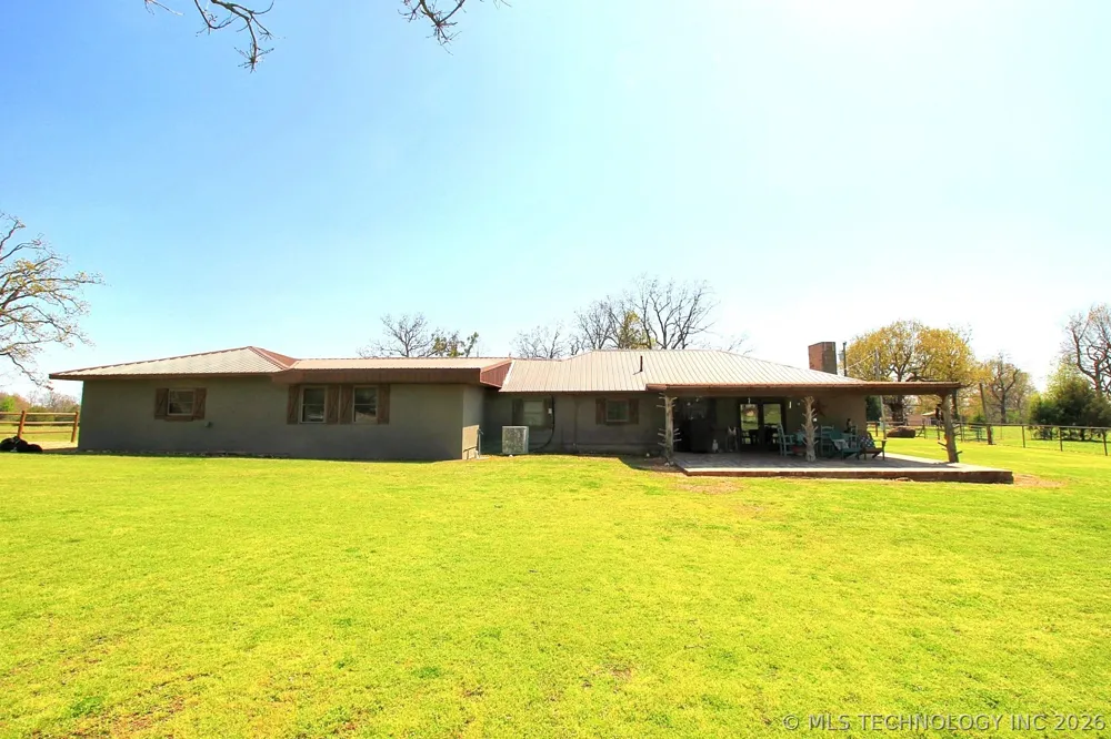 465501 E 800 ROAD Stilwell, OK 74960