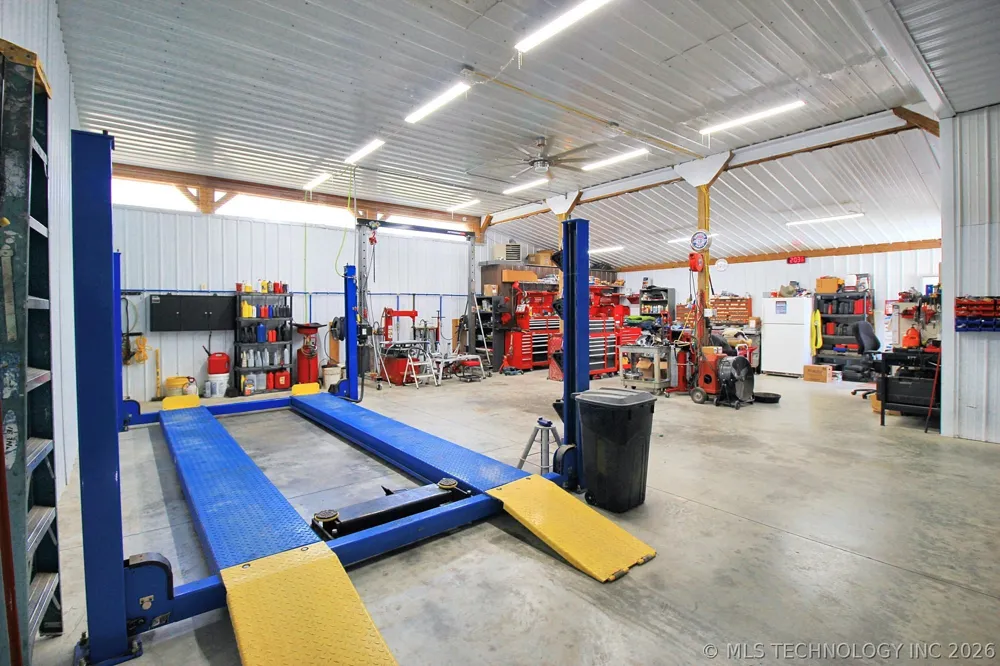 465501 E 800 ROAD Stilwell, OK 74960