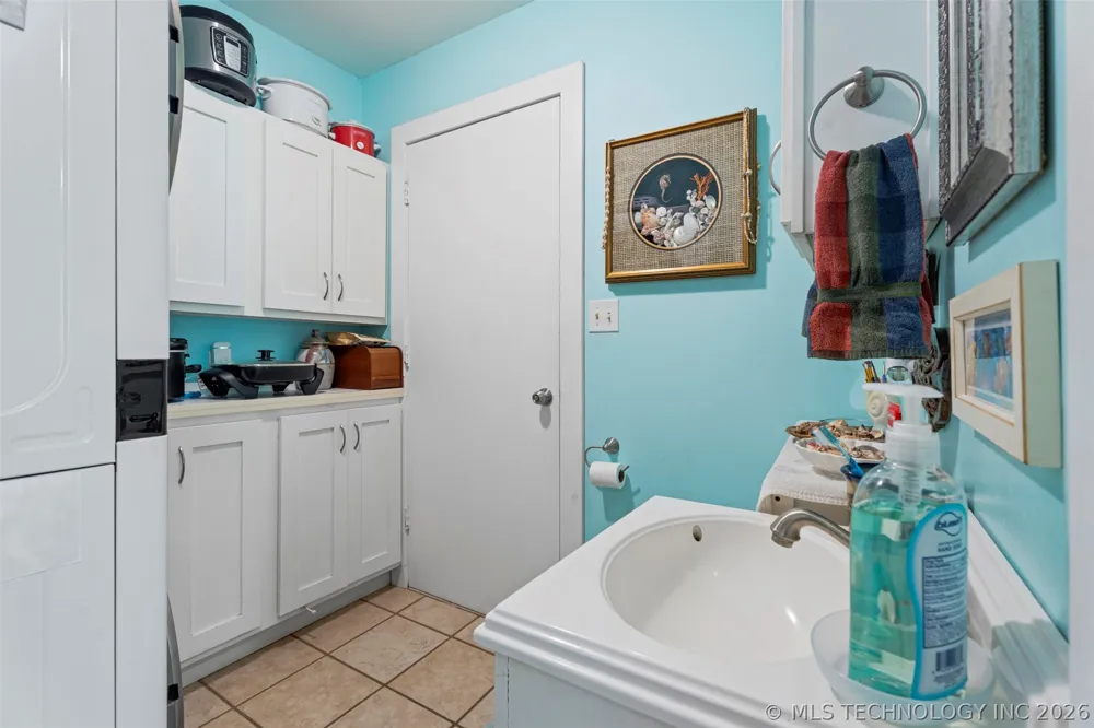 62521 E 252 ROAD Grove, OK 74344